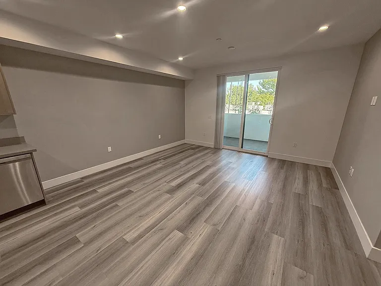 11155 Huston St — Photo 22