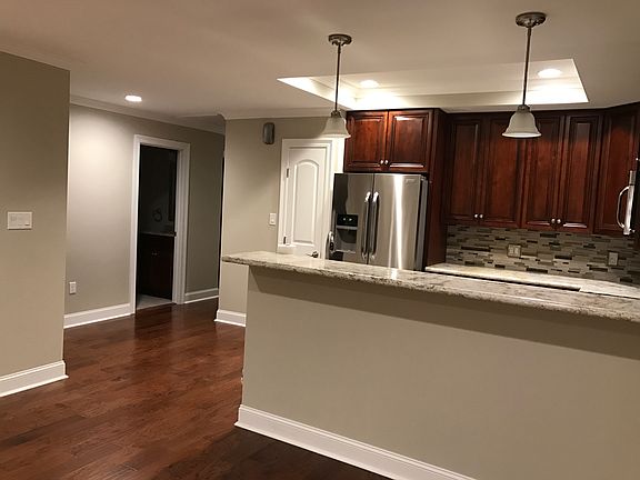 4th image of 2538 Dreux Ave