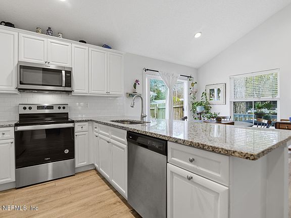 5th image of 2843 N EIGHTH Street