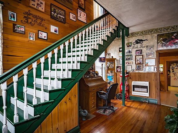 3rd image of 26 Taylor Ave