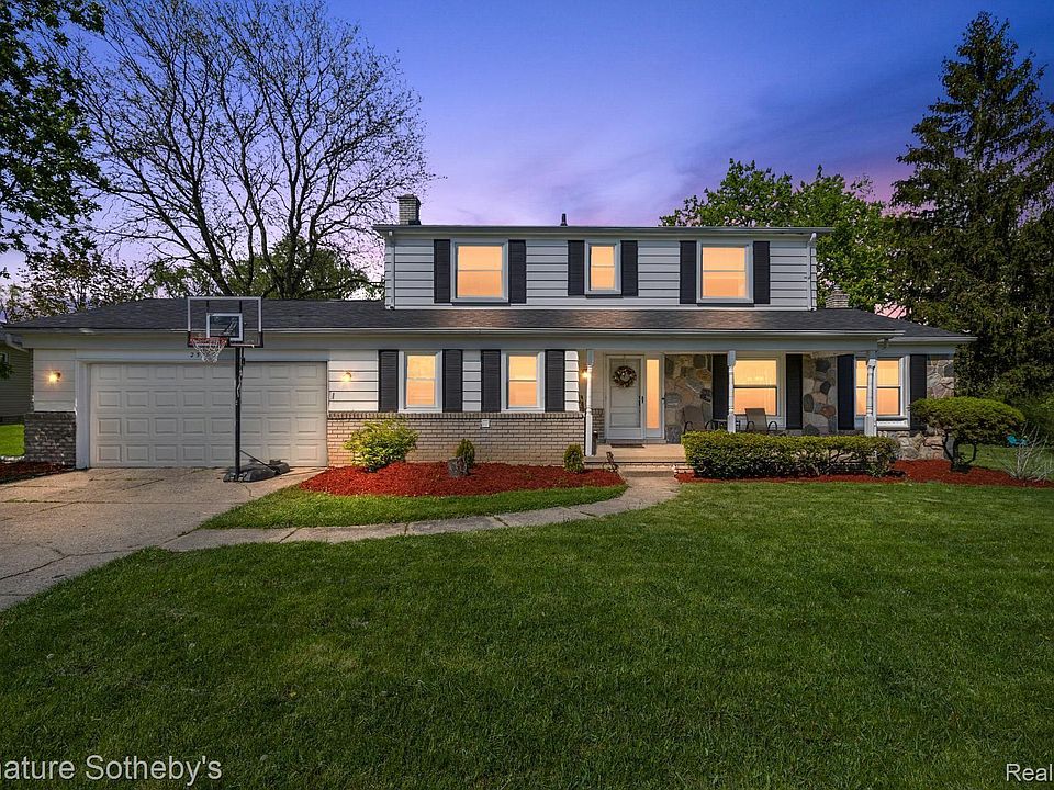 1st image of 25746 Castlereigh Dr