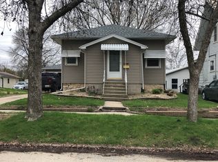 215 2nd Ave NE, Oelwein, IA 50662