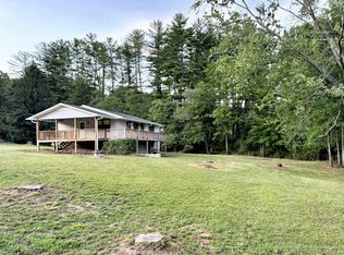 91 Sunny Ln, Franklin, NC 28734