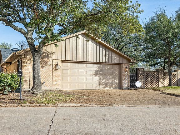 2nd image of 1214 Brook Hollow Ct