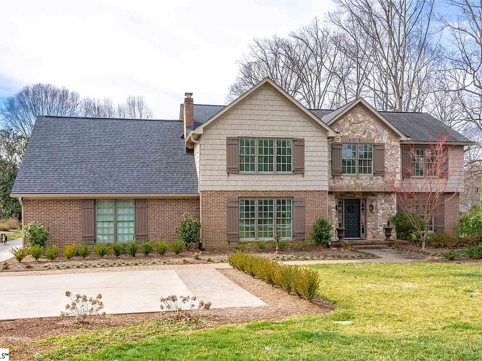 1st image of 306 Continental Dr