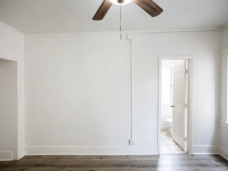 Bixel apts LLC — Photo 14