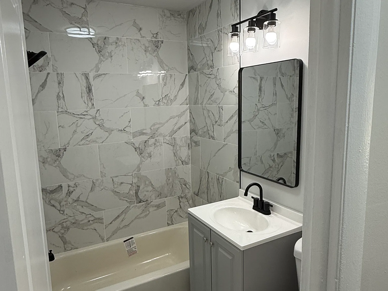 1 bed, 745 sqft, $1,320 — Photo 2