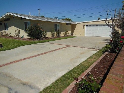 2nd image of 5865 Los Encinos St