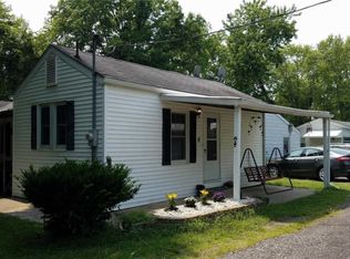 4 Elmwood Dr, Belleville, IL 62220