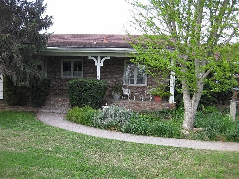 1st image of 12040 E Dinuba Ave