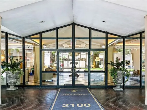 2100 Saint Charles Ave, New Orleans, LA