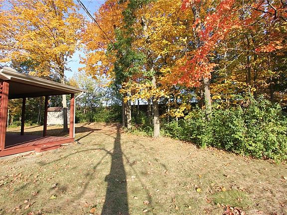 3rd image of 985 Kenbrook Dr