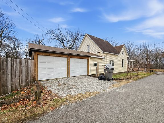 4th image of 2033 Forest Manor Ave