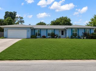 1124 King Arthur Ct, Valrico, FL 33594