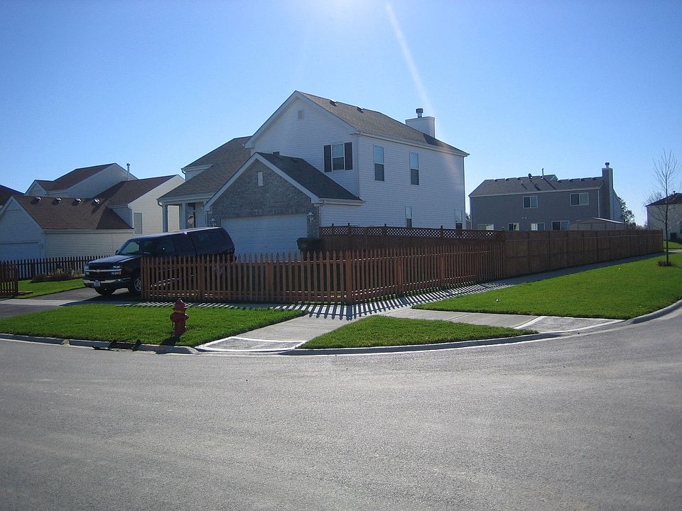 2nd image of 3609 Sarah Dr