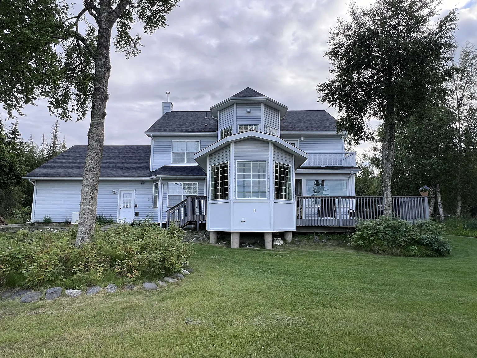 450 Endicott Drive — Photo 2