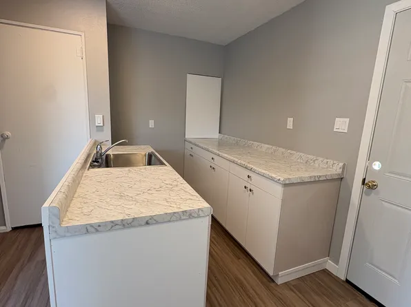 2414 Wisconsin St SW, Cedar Rapids, IA 52404