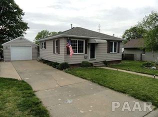 1513 N 11th St, Pekin, IL 61554