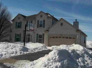 540 Abbeywood Dr, Cary, IL 60013