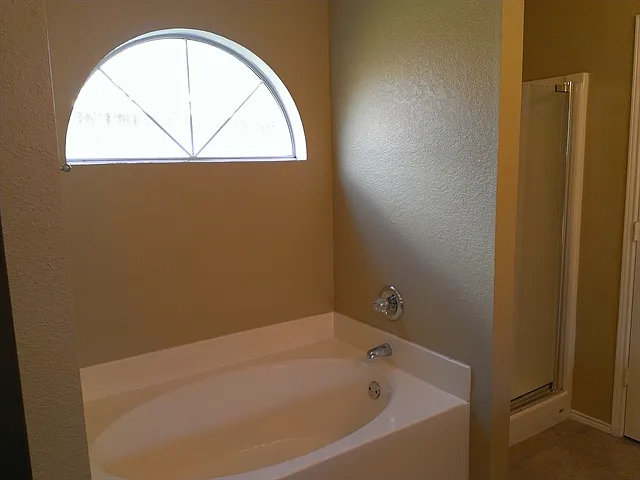 7504 Wood Slope Dr — Photo 19