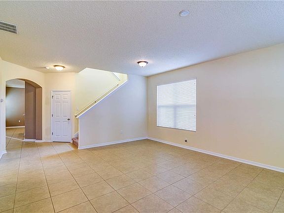 5th image of 703 Lake Tarpon Way