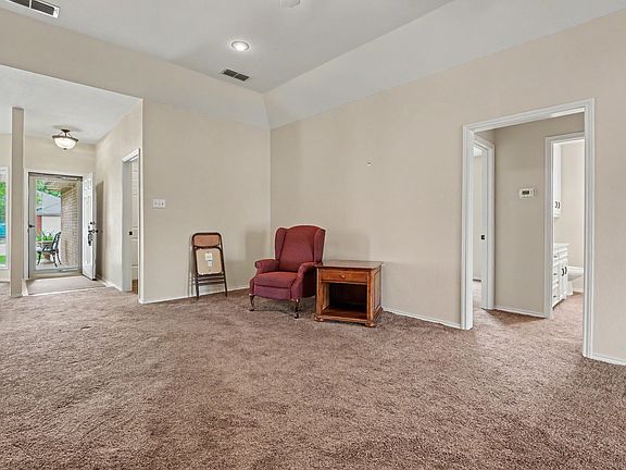 5th image of 2902 85th St