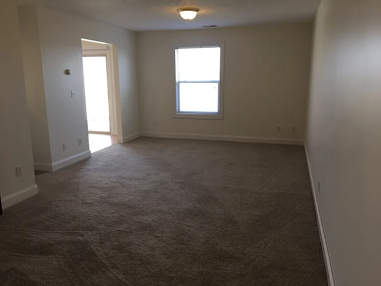 2281 Shamrock Ln — Photo 3