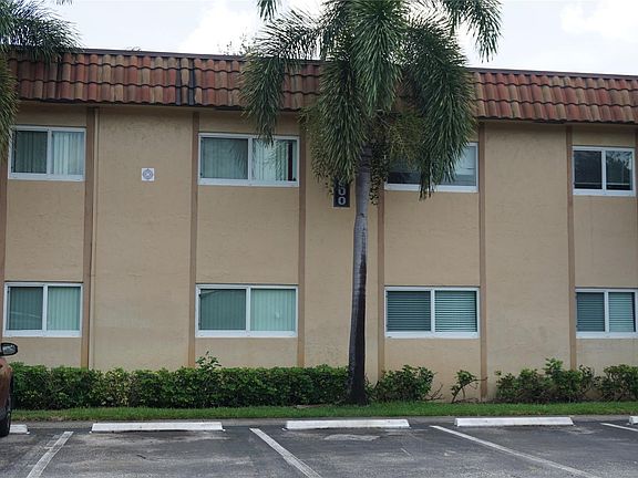 5th image of 2800 NW 39th Way #103