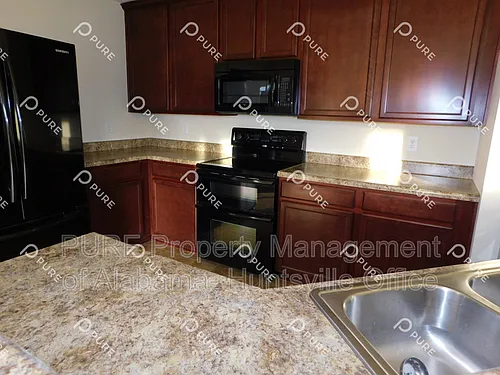 108 Barnard St Photo 1