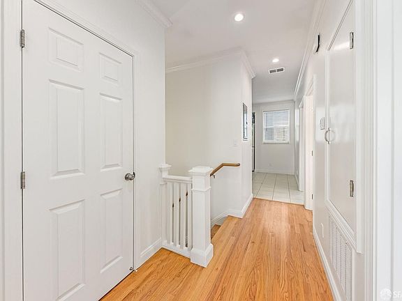 3rd image of 1526 Vallejo St #27