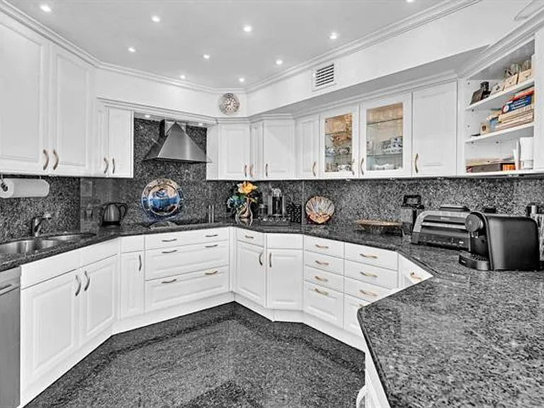 3320 W 90th St #Townhouse 3320 — Photo 8