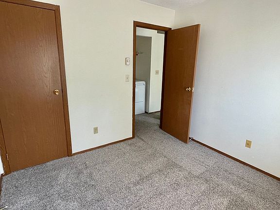 5th image of 71C Center St