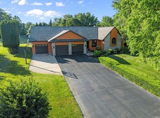 3091 W Shorewood Dr, La Porte, IN 46350