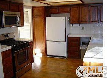 2nd image of 12941 Moorpark St APT 4