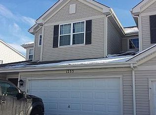 1233 Remington Dr, Volo, IL 60020