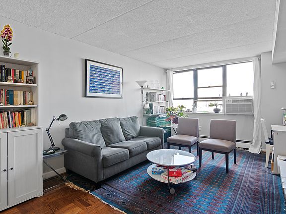 3rd image of 300 W 110th St APT 11C