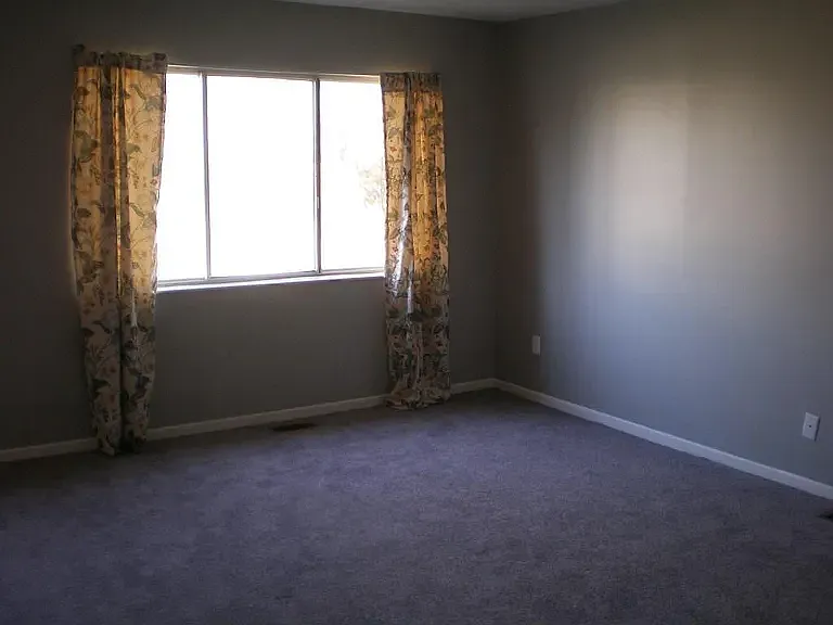 3 bed, 1472 sqft, $1,995 — Photo 2