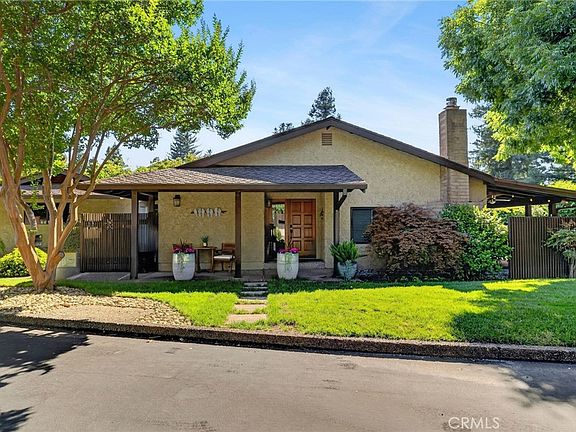 2nd image of 41 Northwood Commons Pl
