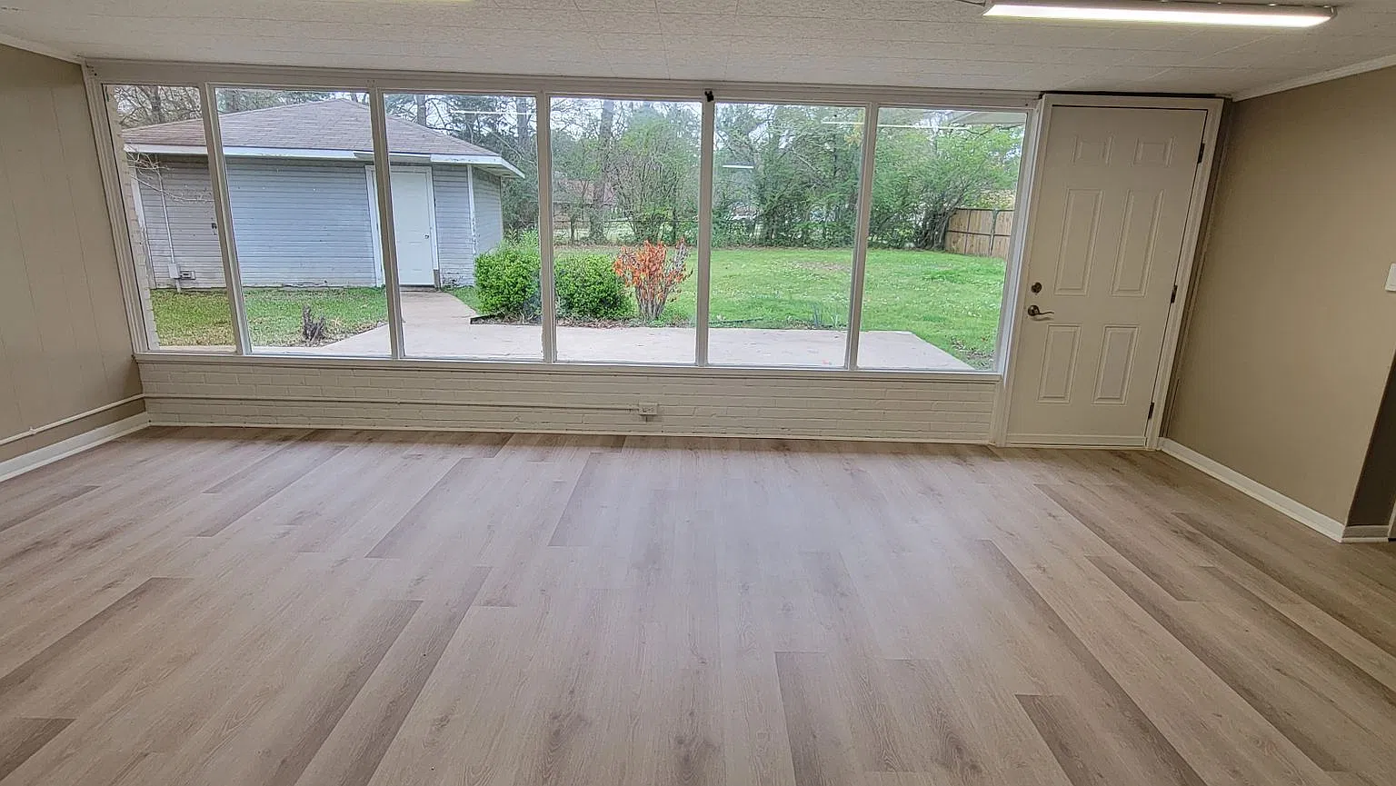 9500 Mansfield Rd — Photo 4