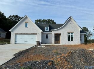 16 Tumbleweed Dr, Guntersville, AL 35976