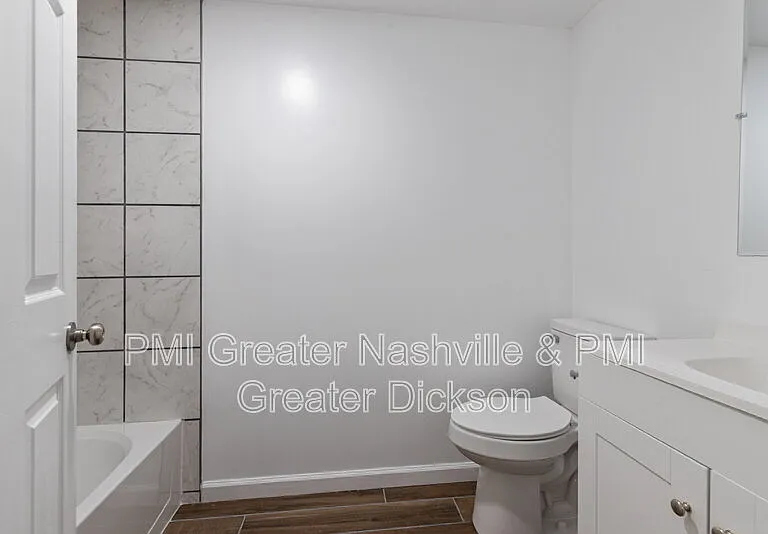 300 Spring St #8 — Photo 9