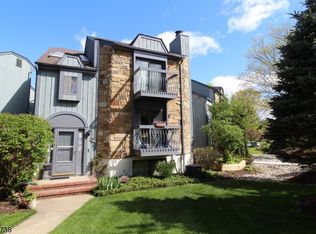 24 Trafalgar Ct, Hackettstown, NJ 07840