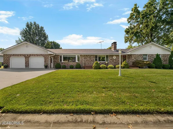 502 Lawn Dr, Tipton, MO 65081