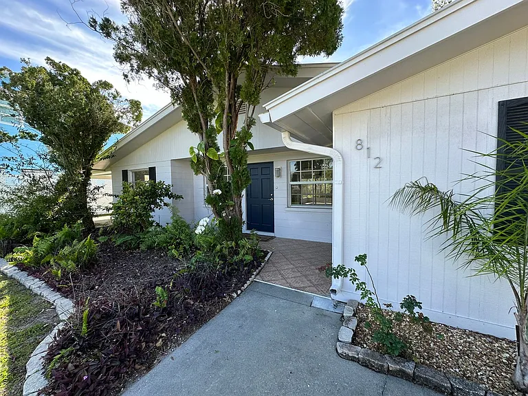 812 Bayview Dr — Photo 4