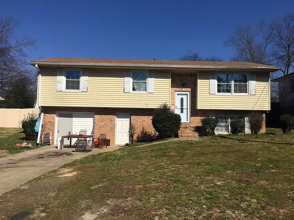 215 Fowler Cir NE photo 1