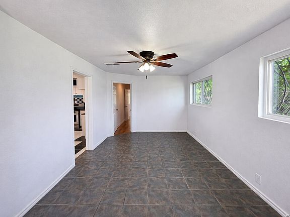 3rd image of 1060 Gardner