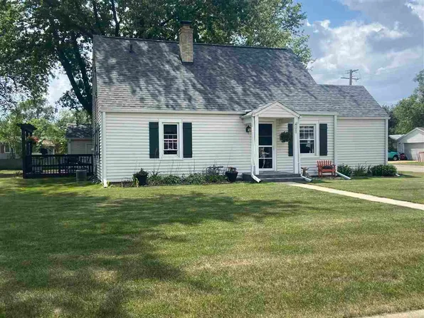 401 Gilbert Ter, Machesney Park, IL 61115