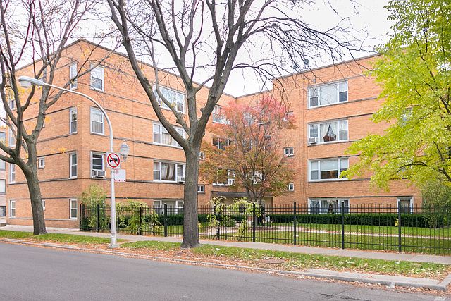1st image of 2836 W Granville Ave