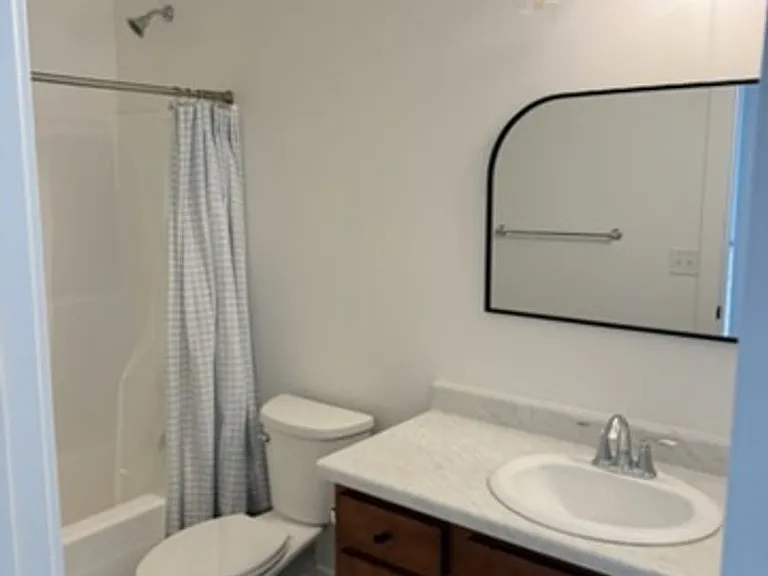 64 N Lasalle Dr — Photo 12