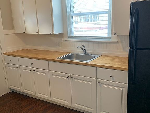 3rd image of 722 11th St NW #1